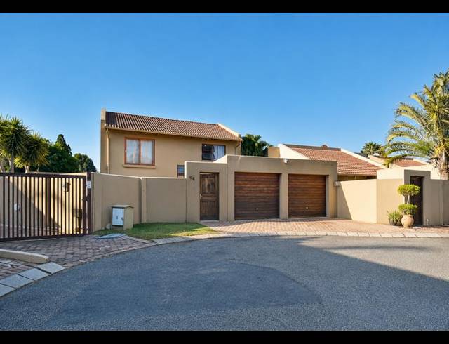 3 BEDROOM TOWNHOUSE FOR SALE IN NORTH RIDING